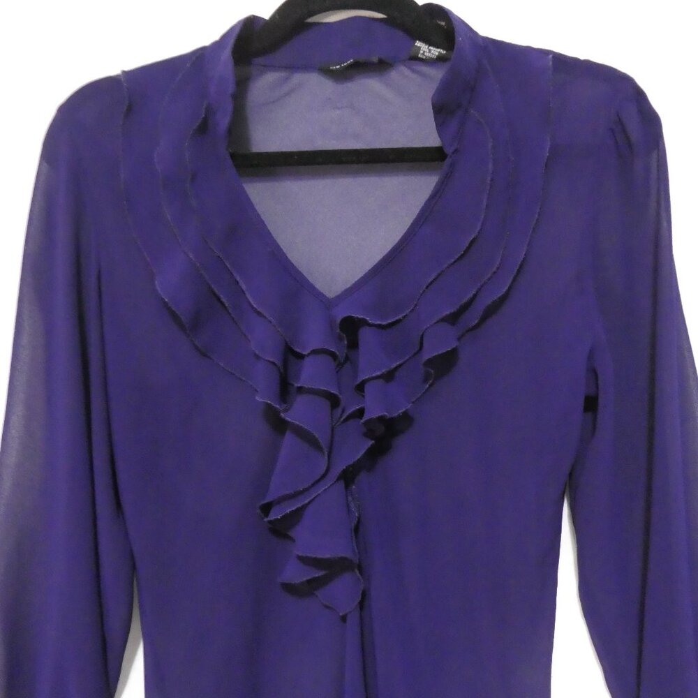 NEW YORK COMPANY | size 8 | Elegant Purple Ruffled V-Neck Blouse